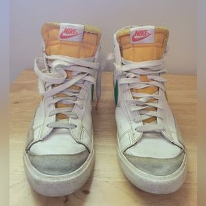Size 8 Retro Nike basketball shoes.